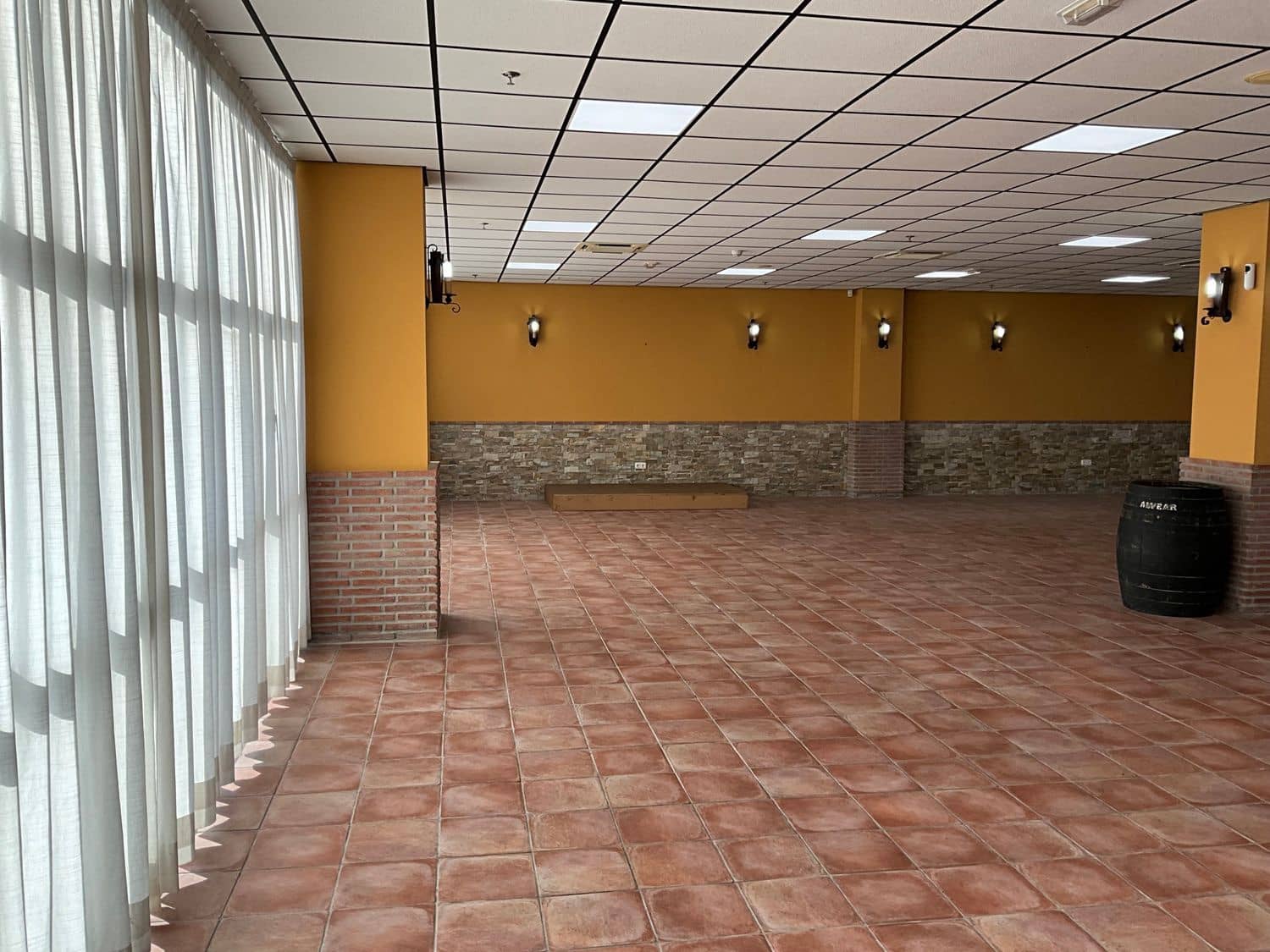 Commerciale in vendita in Monda - 950.000 € (Rif: 7725357)