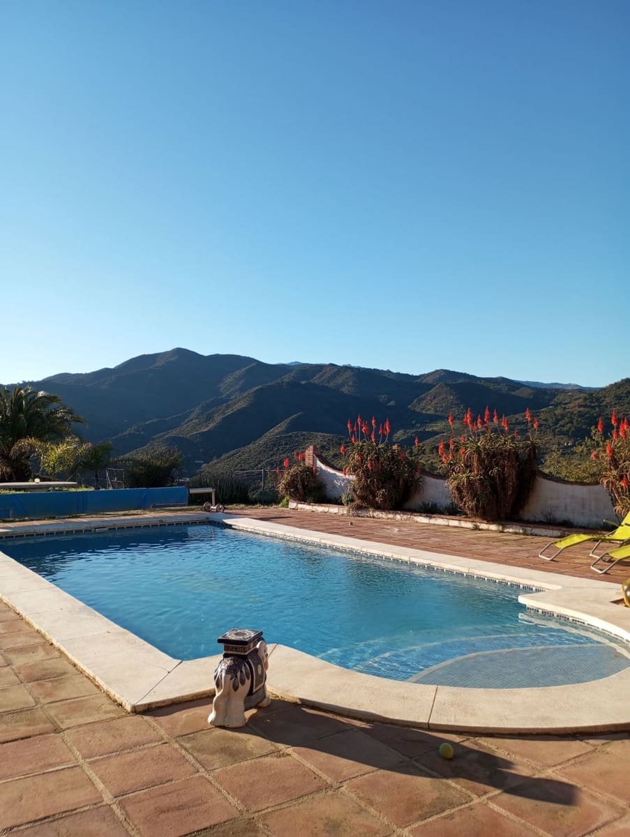 5 soveværelse Finca/Landehus til salg i Monda med swimmingpool garage - € 530.500 (Ref: 8247065)