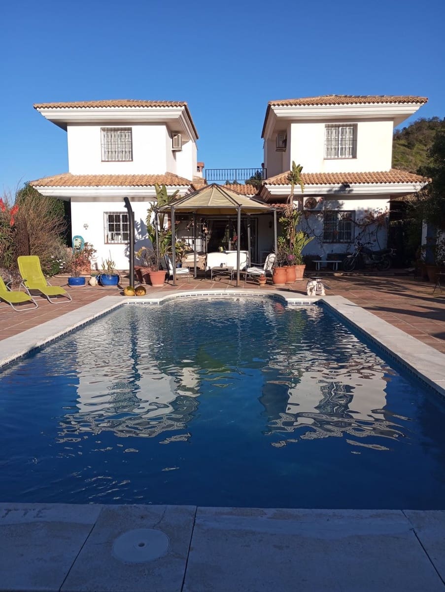 5 soveværelse Finca/Landehus til salg i Monda med swimmingpool garage - € 530.500 (Ref: 8247065)