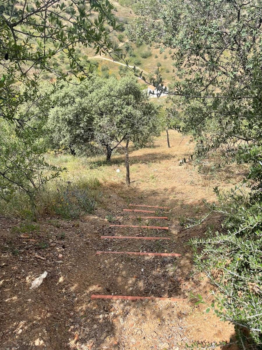 Ubebygd land til salgs i Guaro - € 55 000 (Ref: 8322467)