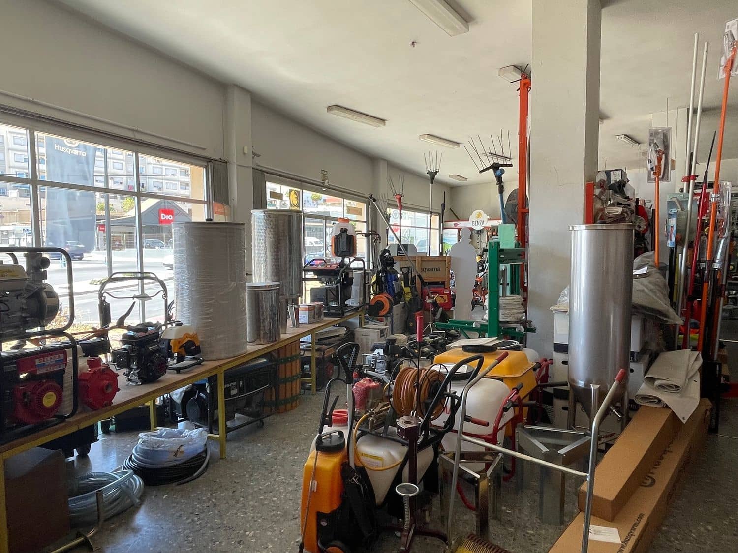 Erhverv til salg i Coin - € 950.000 (Ref: 8436557)