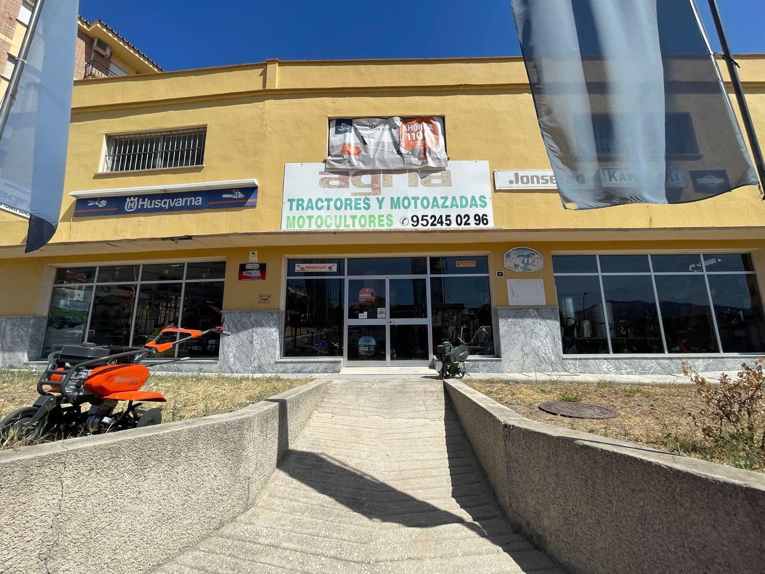 Erhverv til salg i Coin - € 950.000 (Ref: 8436557)