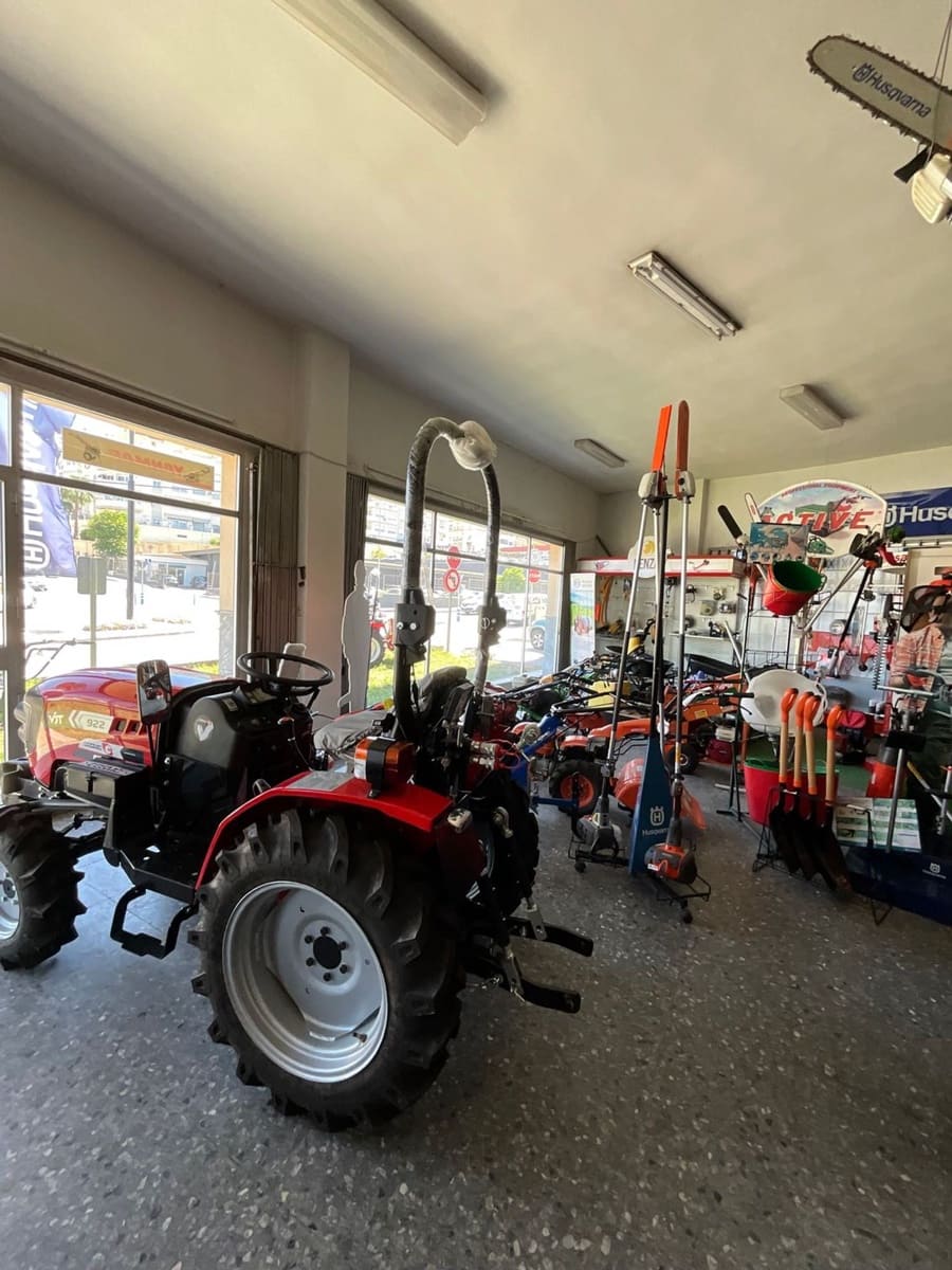 Erhverv til salg i Coin - € 950.000 (Ref: 8436557)