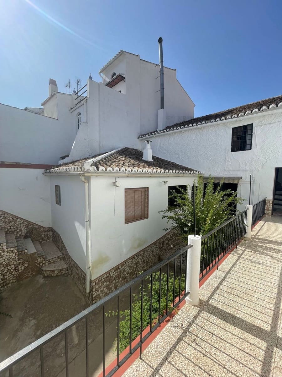 4 soverom Hus til salgs i Ardales med svømmebasseng garasje - € 375 000 (Ref: 8498425)