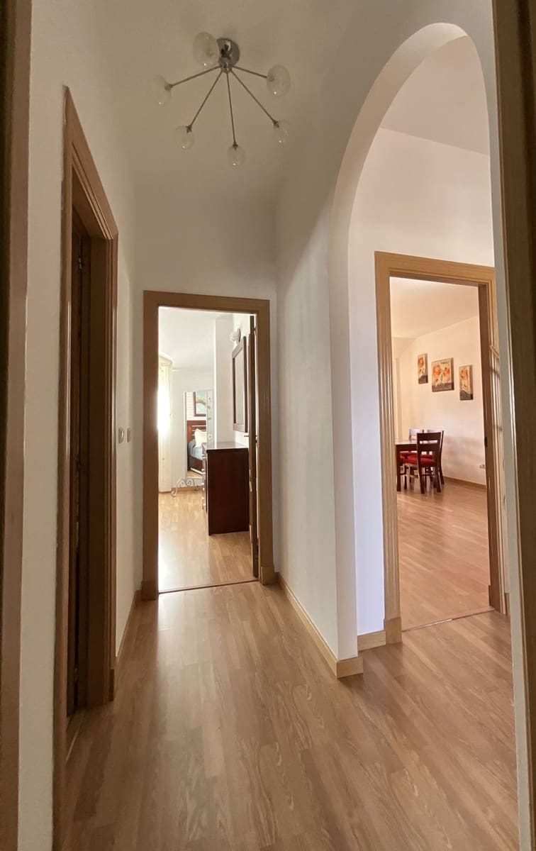 2 soveværelse Lejlighed til salg i Coin med garage - € 245.000 (Ref: 9371223)