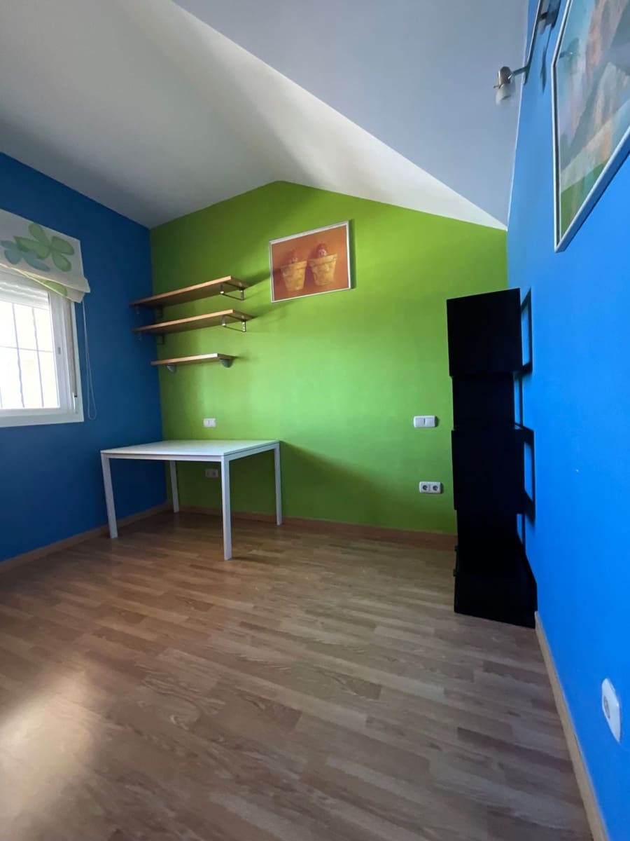 2 soveværelse Lejlighed til salg i Coin med garage - € 245.000 (Ref: 9371223)