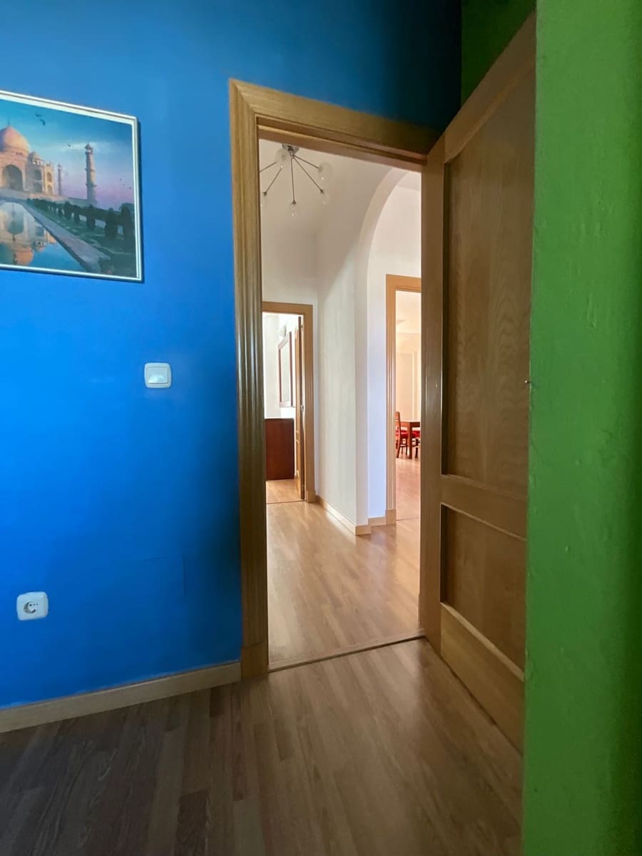 2 soveværelse Lejlighed til salg i Coin med garage - € 245.000 (Ref: 9371223)