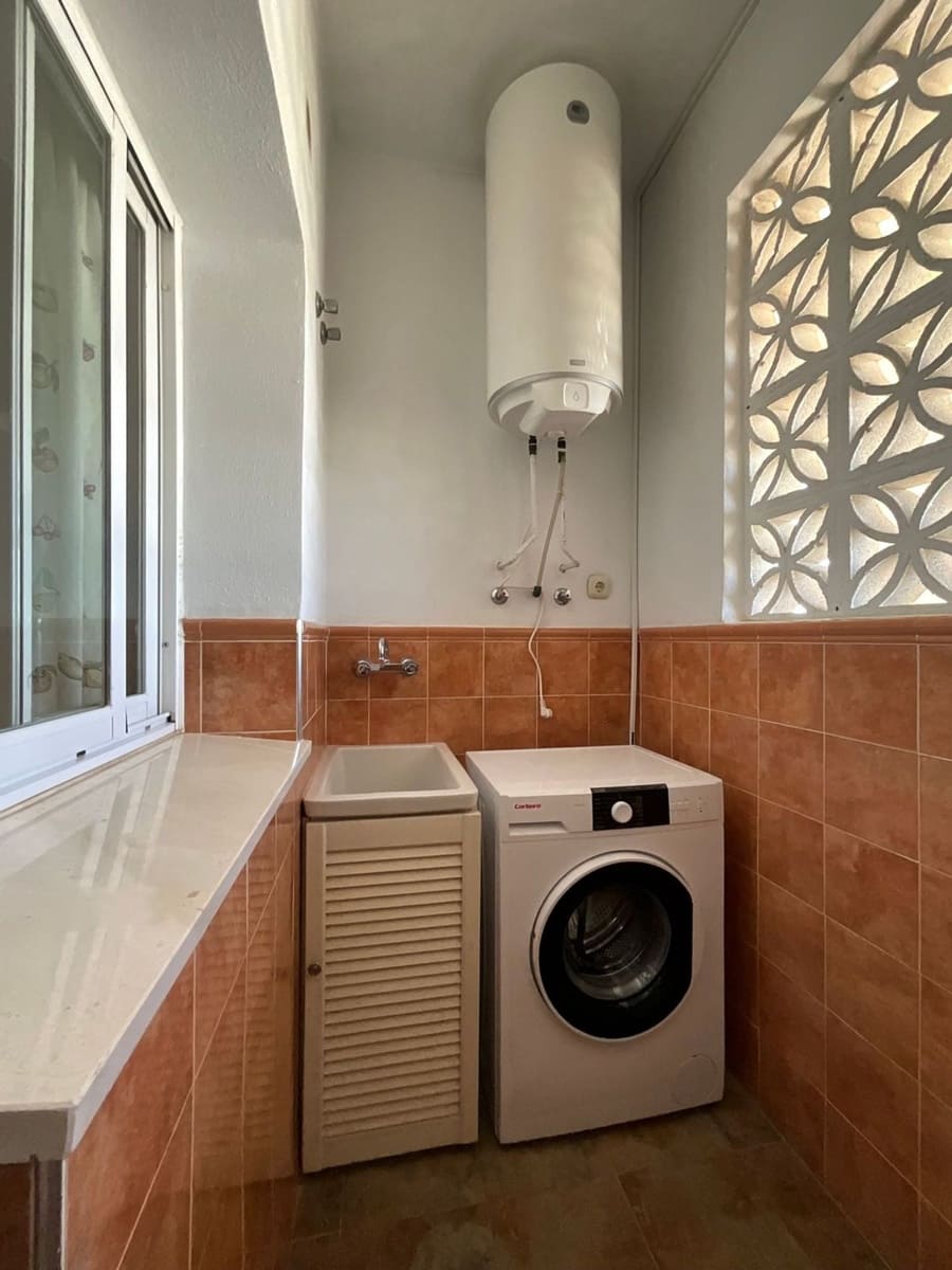 2 soveværelse Lejlighed til salg i Coin med garage - € 245.000 (Ref: 9371223)