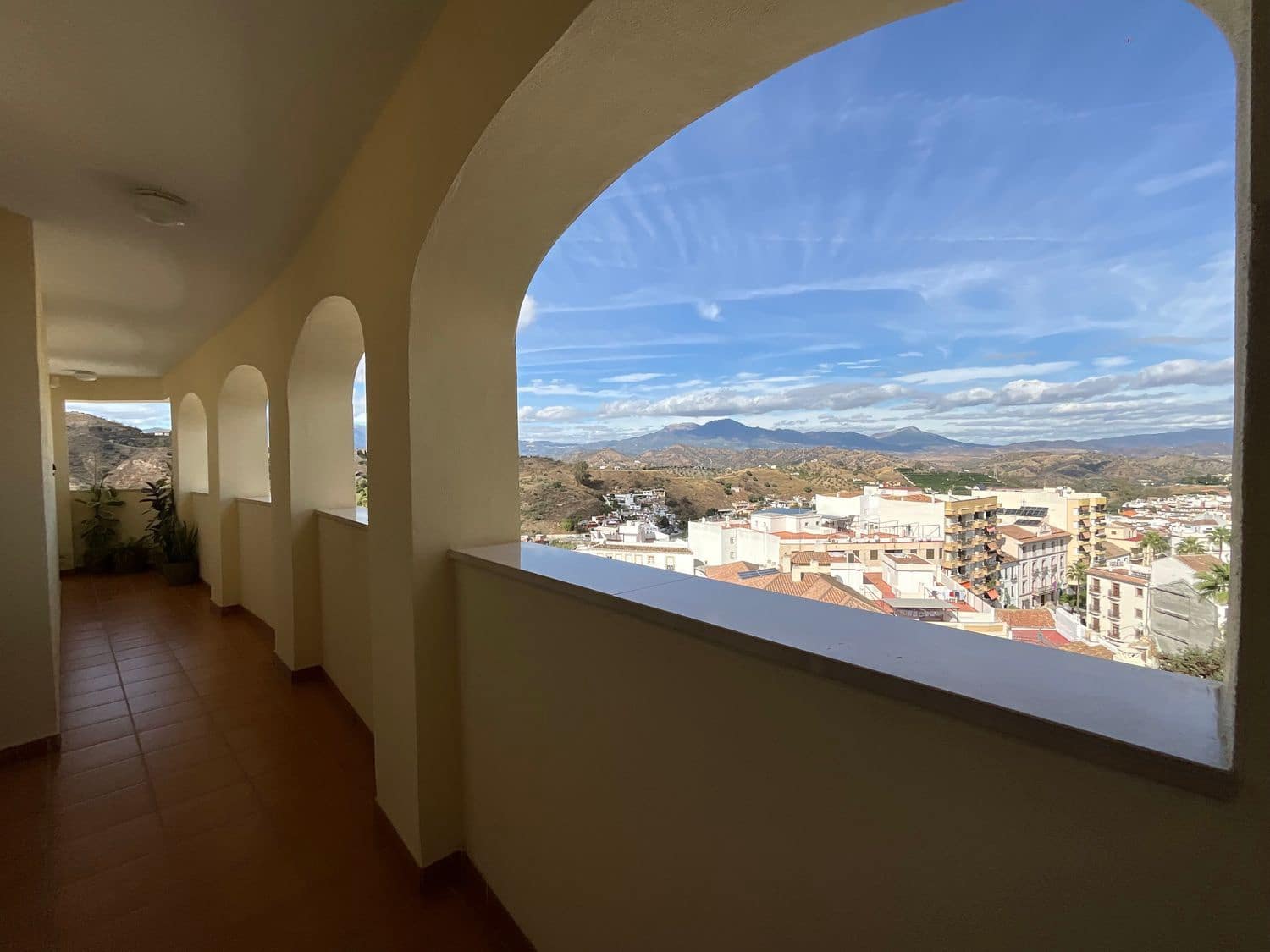 2 soveværelse Lejlighed til salg i Coin med garage - € 245.000 (Ref: 9371223)