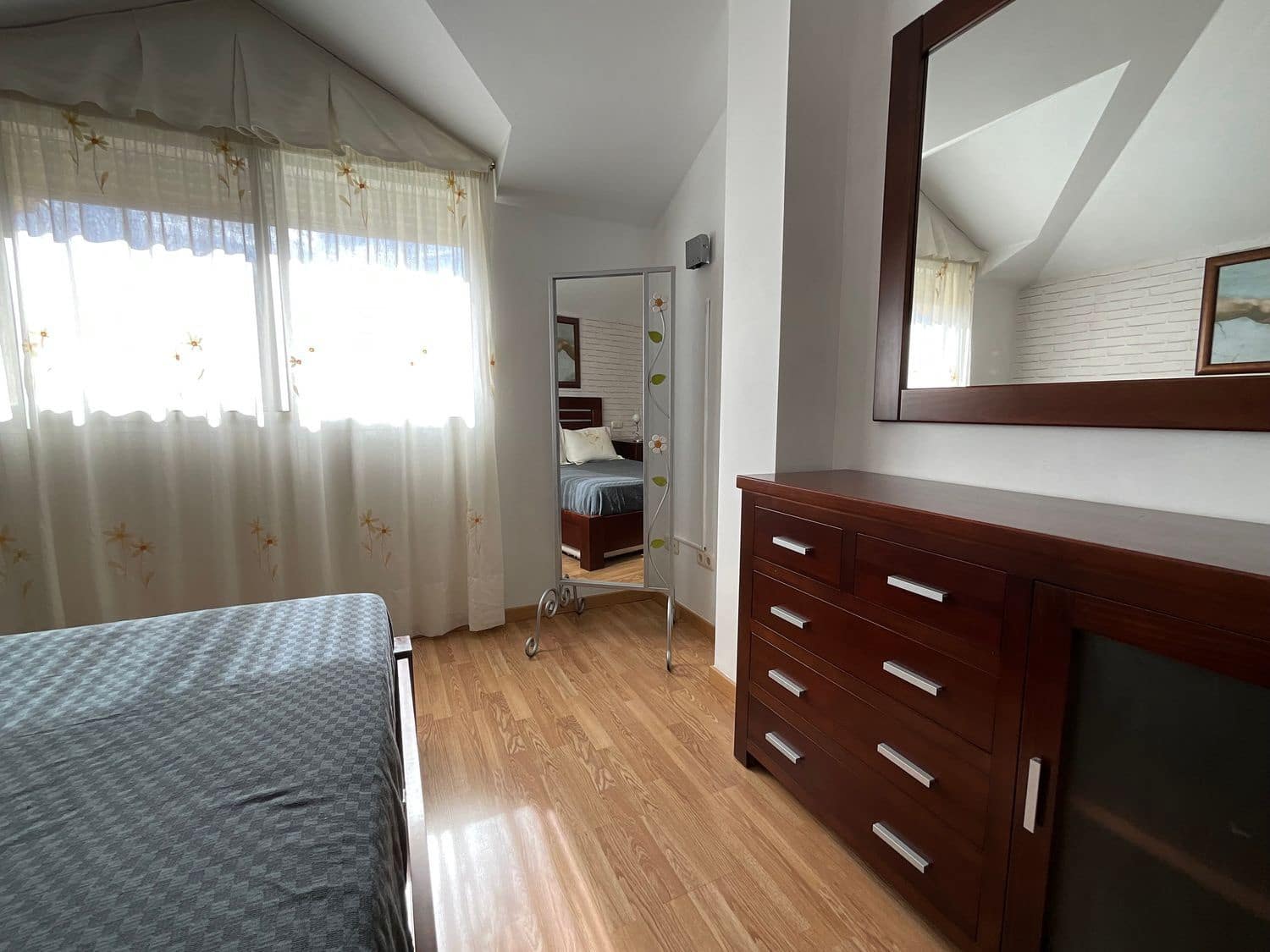 2 soveværelse Lejlighed til salg i Coin med garage - € 245.000 (Ref: 9371223)