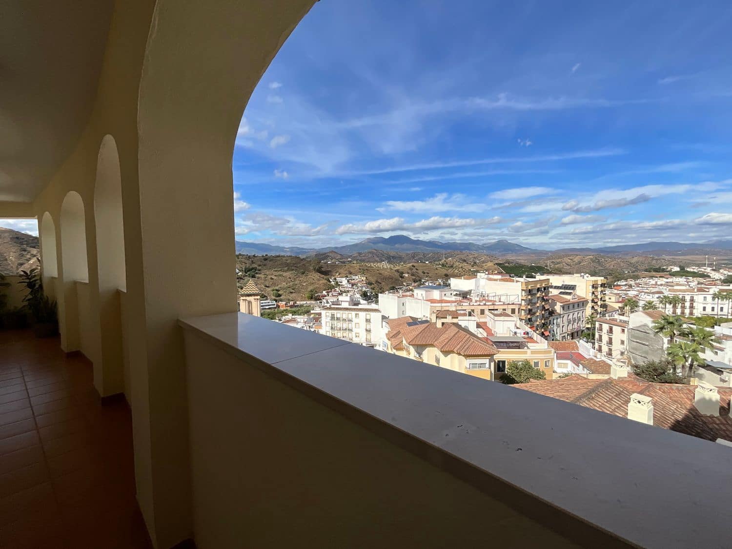 2 soveværelse Lejlighed til salg i Coin med garage - € 245.000 (Ref: 9371223)