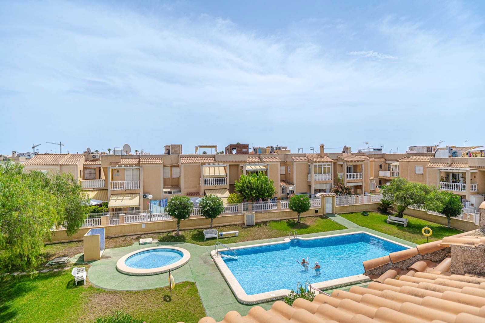 2 quarto Apartamento para venda em Torrevieja com piscina - 129 000 € (Ref: 10006345)