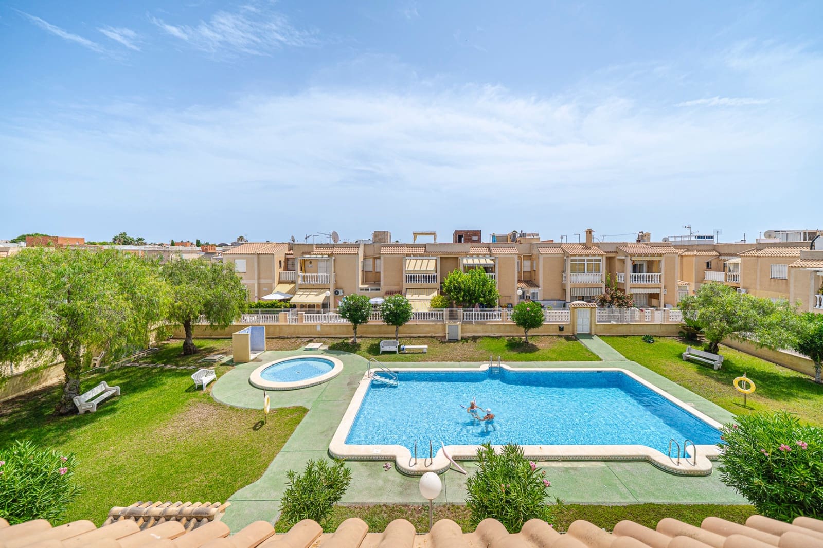 2 quarto Apartamento para venda em Torrevieja com piscina - 129 000 € (Ref: 10006345)