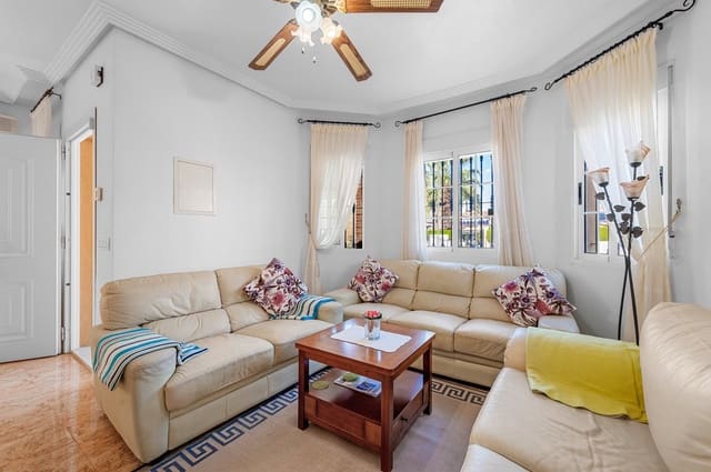 3 makuuhuone Huvila myytävänä paikassa Zona Pueblo, Guardamar del Segura mukana uima-altaan 
autotalli - 290 000 € (Ref: 10091493)