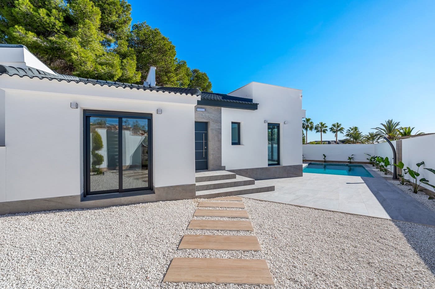 4 soverom Villa til salgs i Ciudad Quesada med svømmebasseng garasje - € 850 000 (Ref: 10091495)