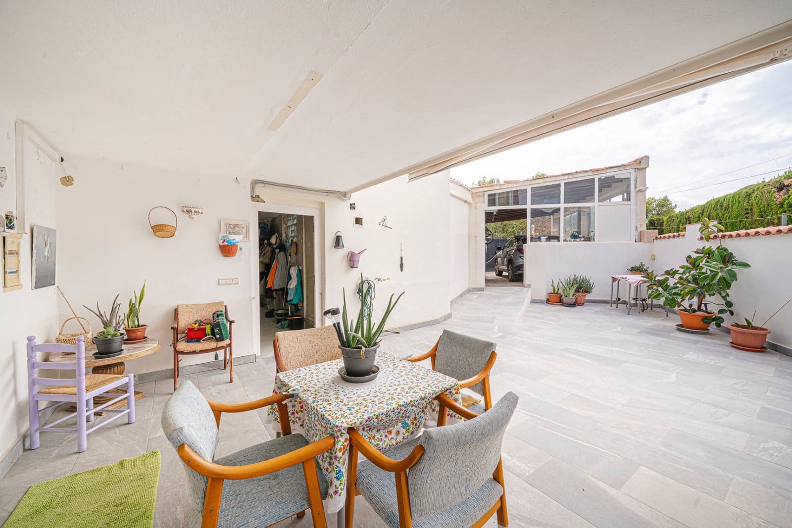 5 bedroom Villa for sale in La Nucia with pool garage - € 570,000 (Ref: 10147177)