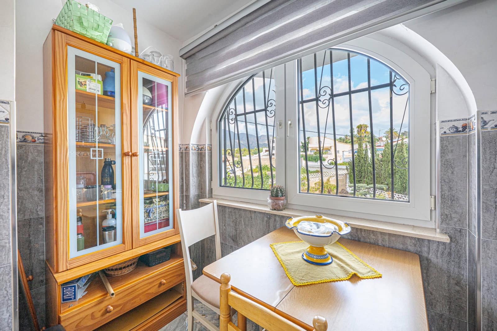 5 bedroom Villa for sale in La Nucia with pool garage - € 570,000 (Ref: 10147177)
