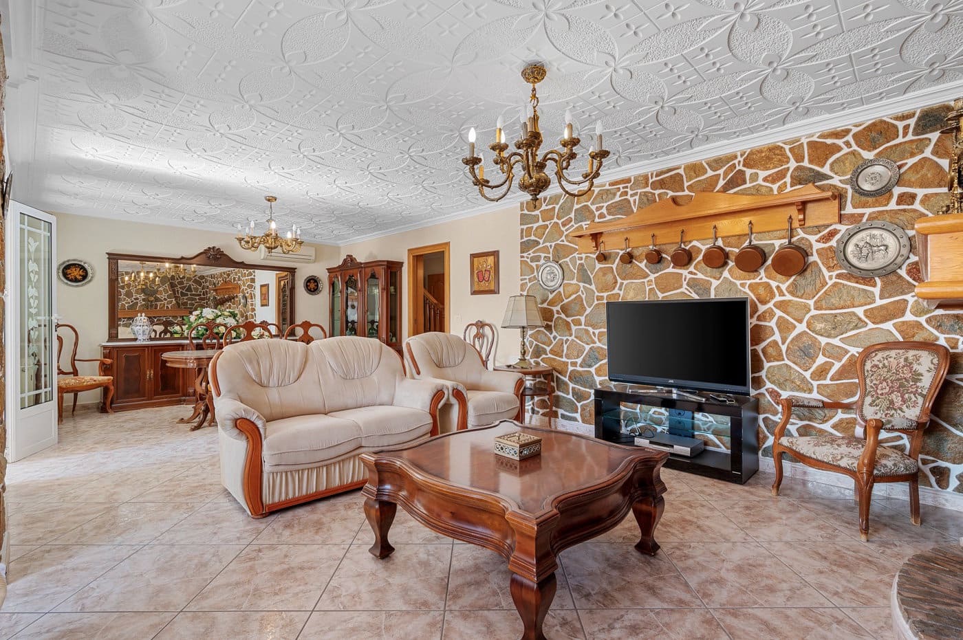7 bedroom Villa for sale in Ciudad Quesada with pool garage - € 649,000 (Ref: 10158339)