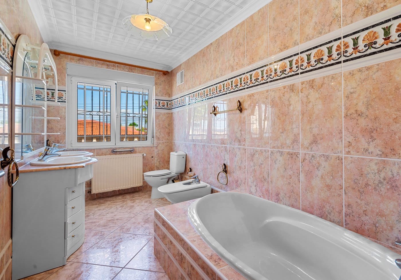 7 bedroom Villa for sale in Ciudad Quesada with pool garage - € 649,000 (Ref: 10158339)