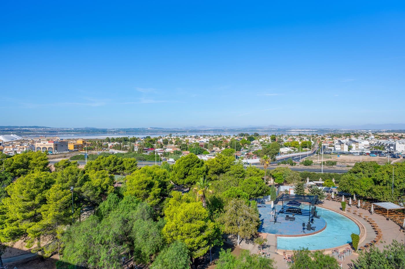 2 soverom Leilighet til salgs i Torrevieja med svømmebasseng garasje - € 149 000 (Ref: 10158341)