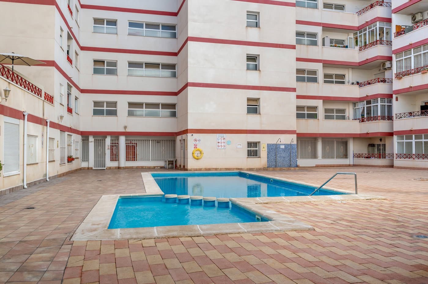 2 soverom Leilighet til salgs i Torrevieja med svømmebasseng garasje - € 149 000 (Ref: 10158341)
