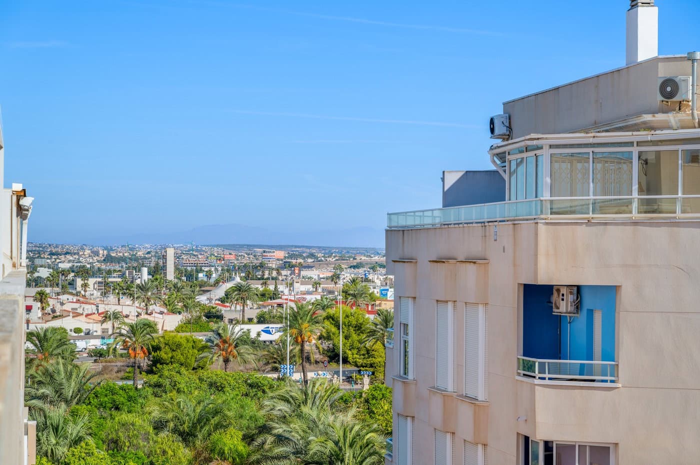2 soverom Leilighet til salgs i Torrevieja med svømmebasseng garasje - € 149 000 (Ref: 10158341)