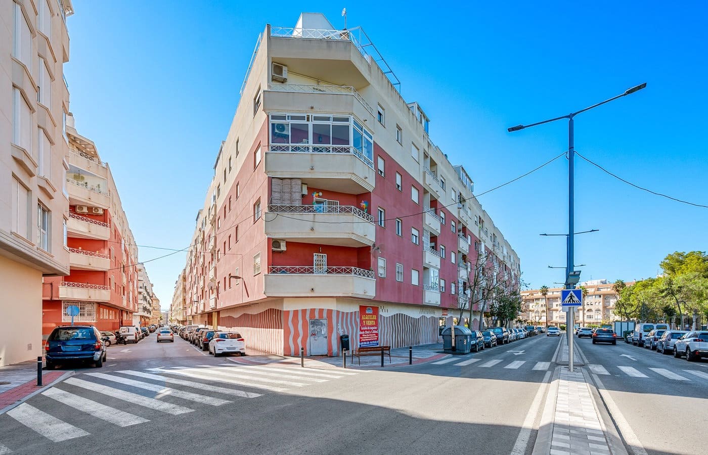 2 soverom Leilighet til salgs i Torrevieja med svømmebasseng garasje - € 149 000 (Ref: 10158341)