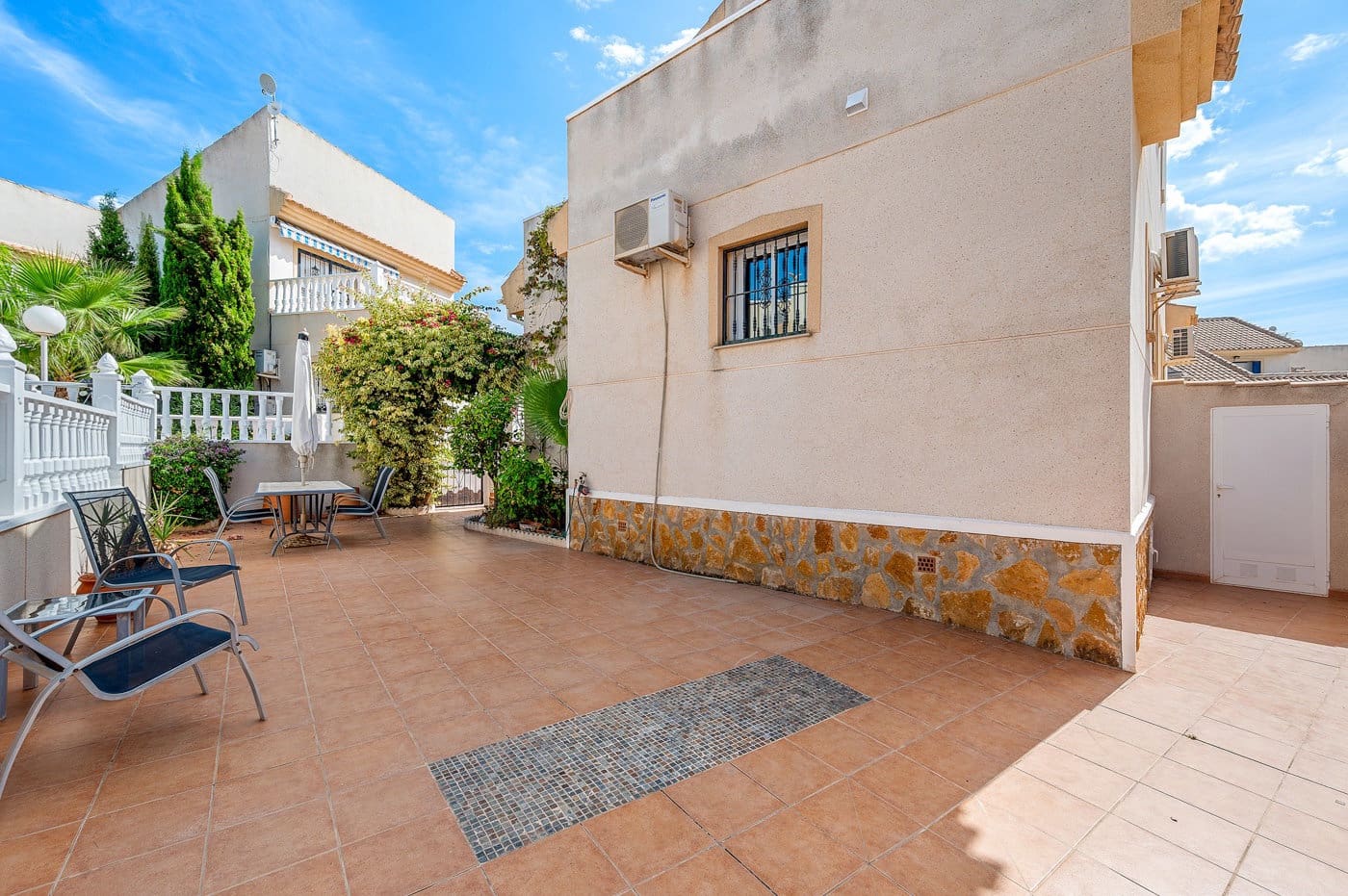 2 bedroom Villa for sale in Ciudad Quesada with pool garage - € 169,000 (Ref: 10166720)