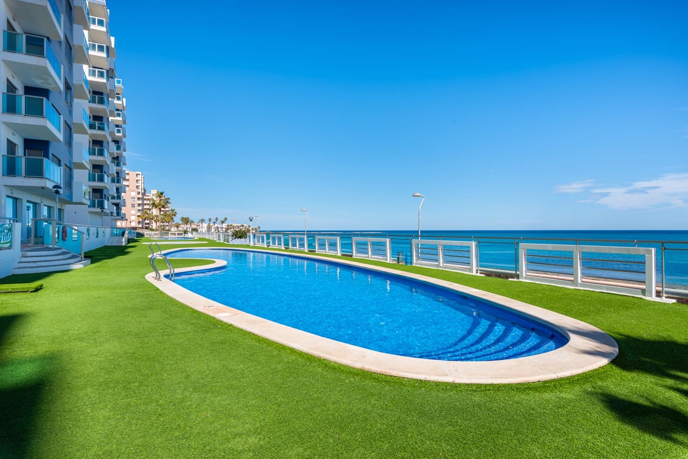 1 slaapkamer Penthouse te koop in La Manga del Mar Menor met zwembad garage - € 380.000 (Ref: 7508721)