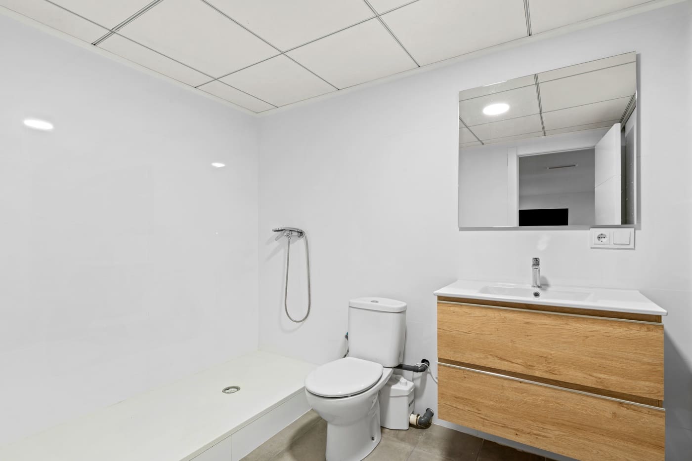 4 soverom Villa til salgs i Alicante by med svømmebasseng garasje - € 770 000 (Ref: 8252091)