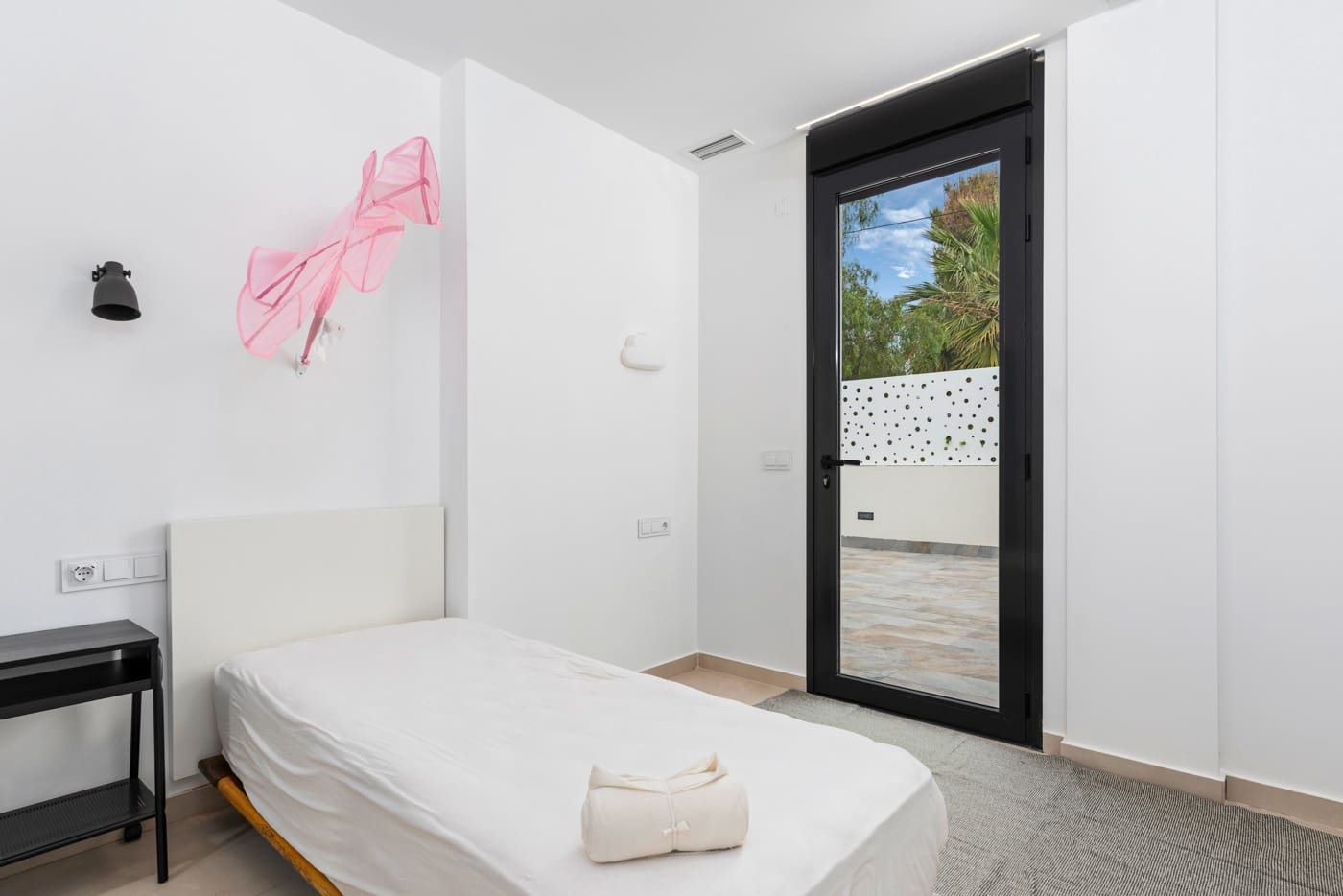 4 soverom Villa til salgs i Alicante by med svømmebasseng garasje - € 770 000 (Ref: 8252091)