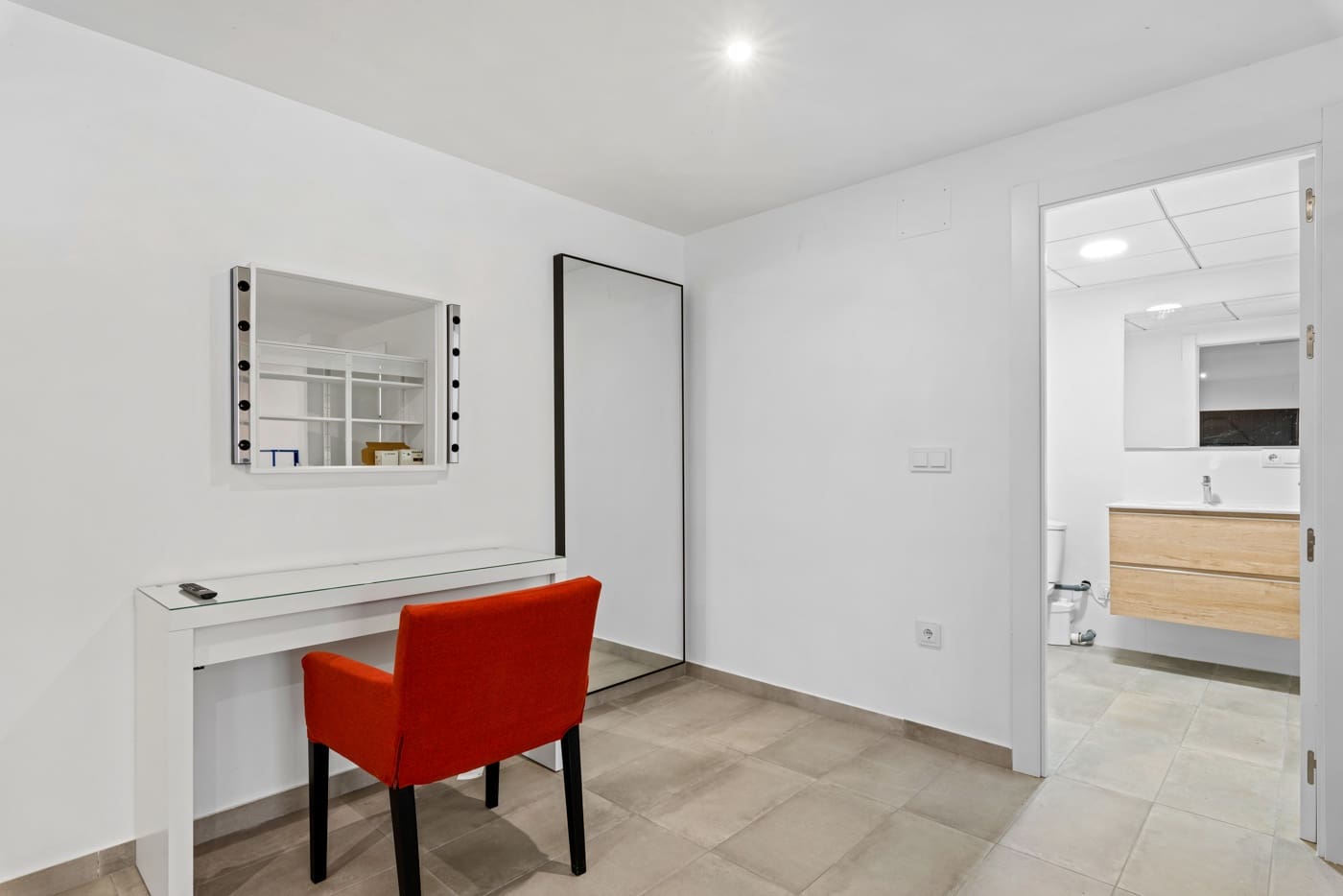 4 soverom Villa til salgs i Alicante by med svømmebasseng garasje - € 770 000 (Ref: 8252091)