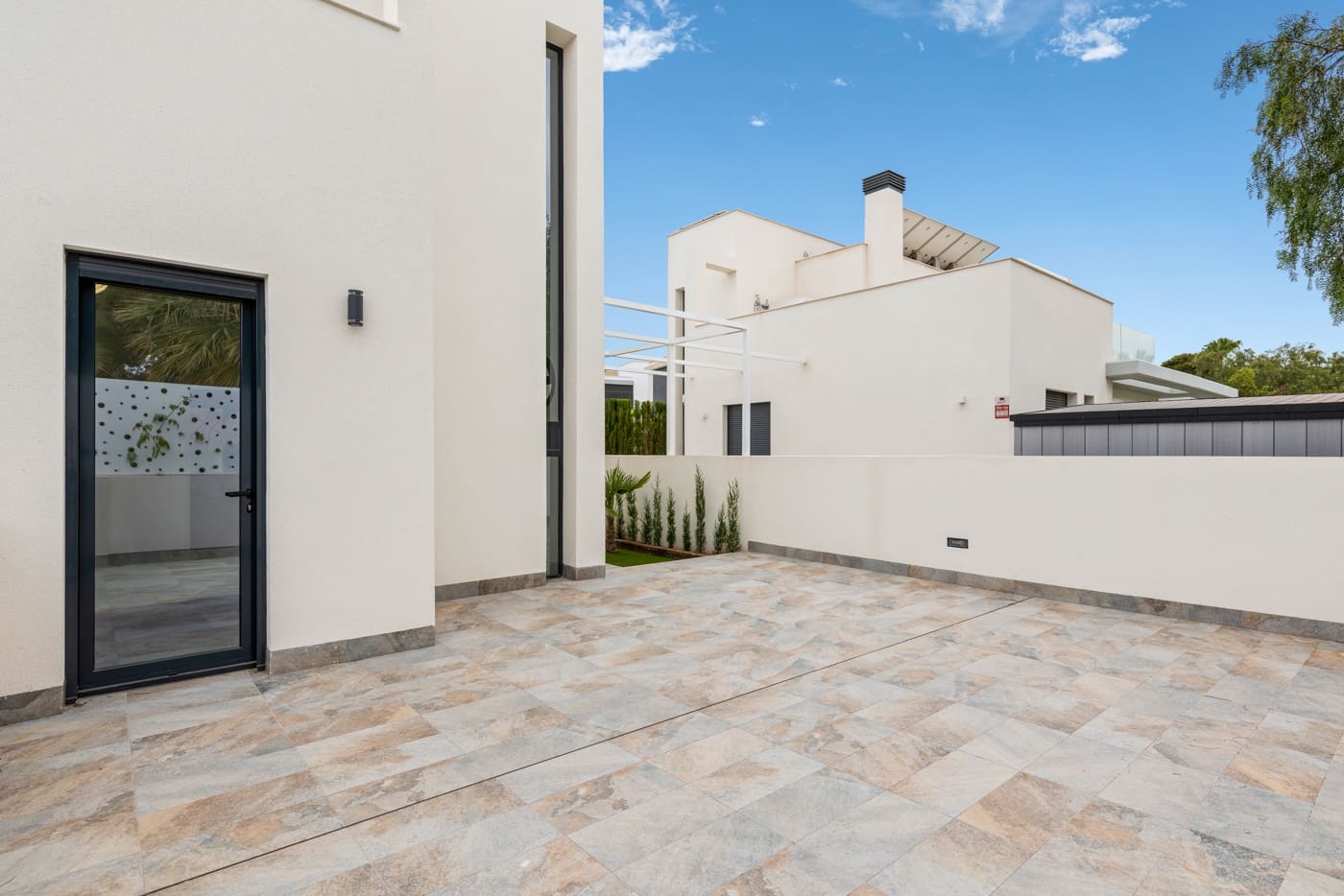 4 soverom Villa til salgs i Alicante by med svømmebasseng garasje - € 770 000 (Ref: 8252091)