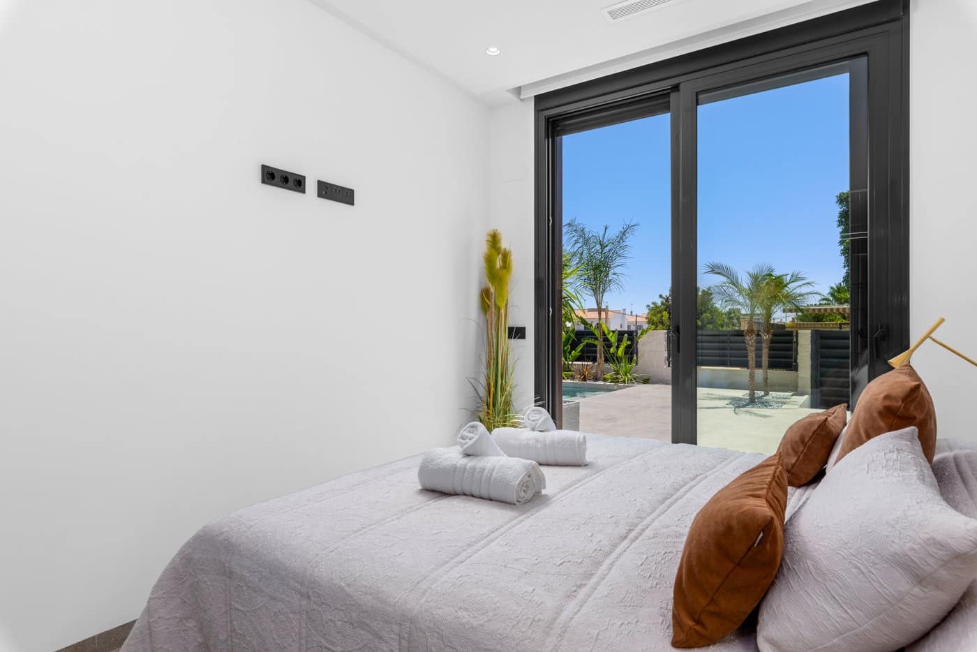 4 slaapkamer Villa te koop in El Campello met zwembad garage - € 1.390.000 (Ref: 8474044)