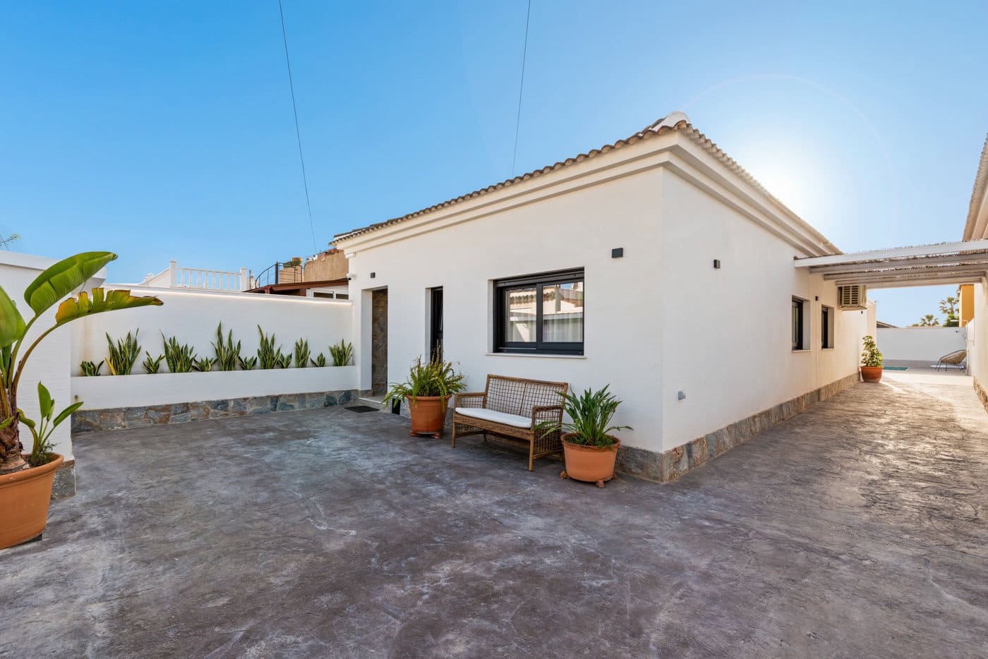 3 slaapkamer Villa te koop in Torrevieja met zwembad - € 499.000 (Ref: 8687567)