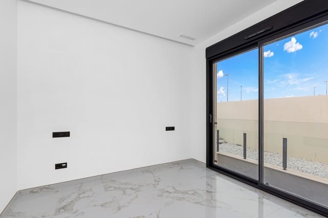 Chalet de 3 habitaciones en Ciudad Quesada, Rojales en venta con piscina garaje - 719.000 € (Ref: 8759894)