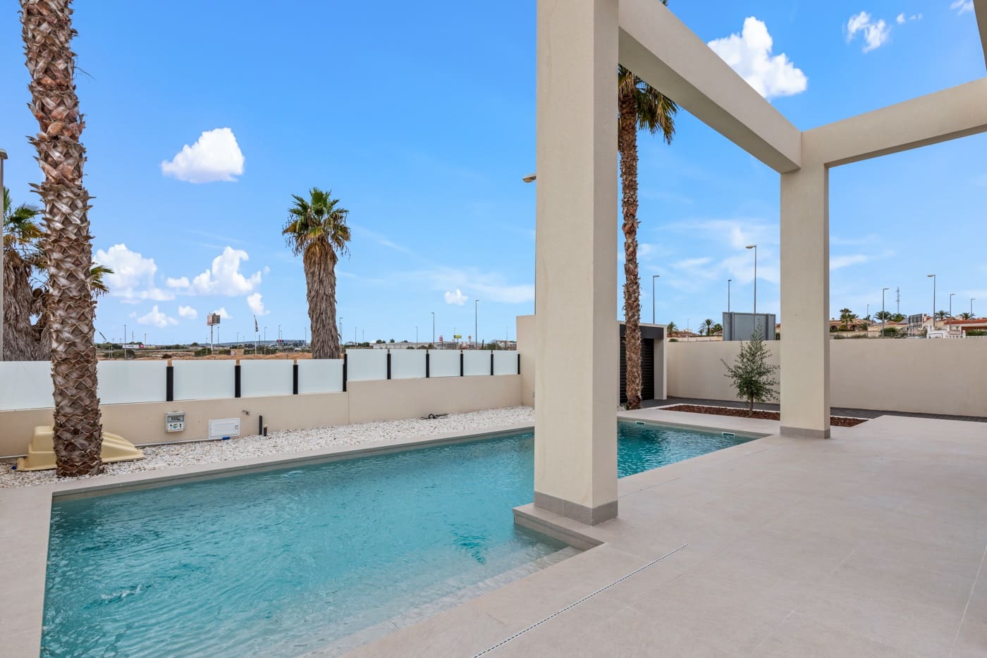 3 bedroom Villa for sale in Ciudad Quesada with pool garage - € 719,000 (Ref: 8759894)