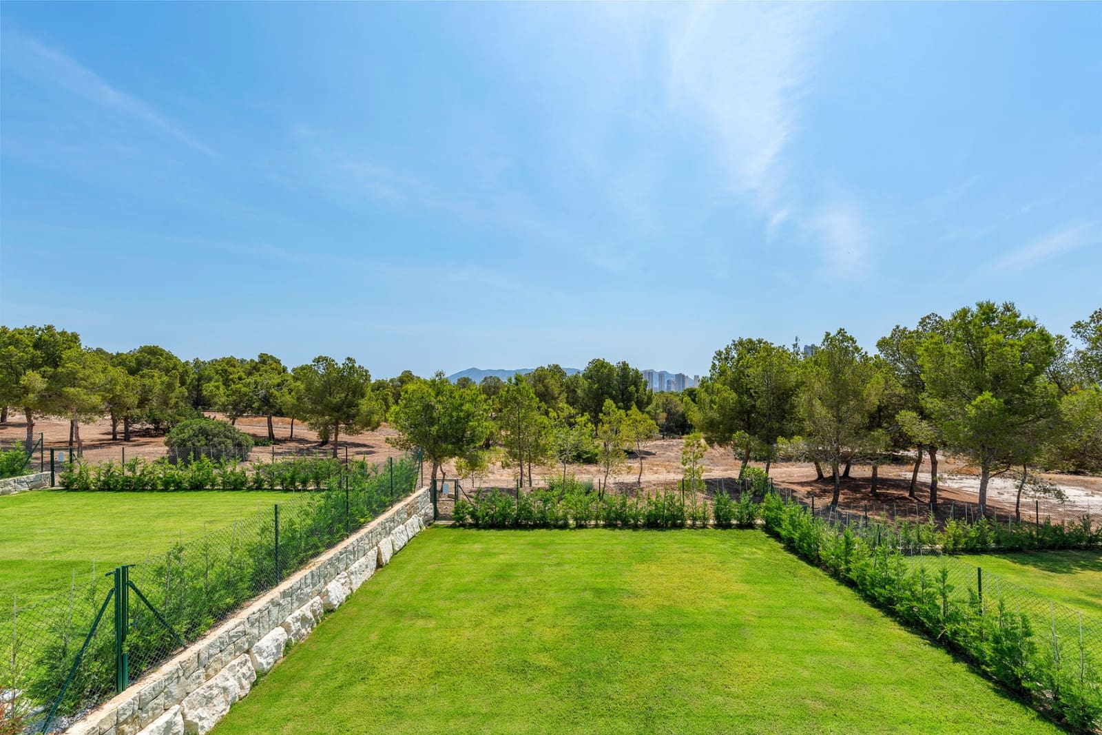 Chalet de 3 habitaciones en Finestrat en venta con piscina - 780.000 € (Ref: 9099090)