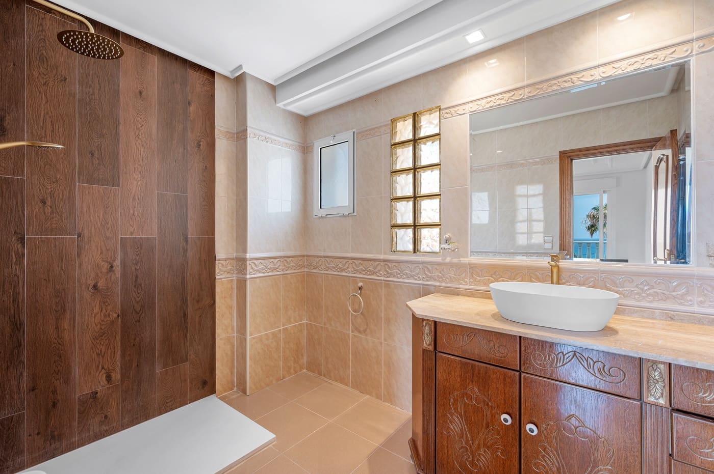 4 soverom Villa til salgs i Torrevieja med svømmebasseng garasje - € 960 000 (Ref: 9137091)