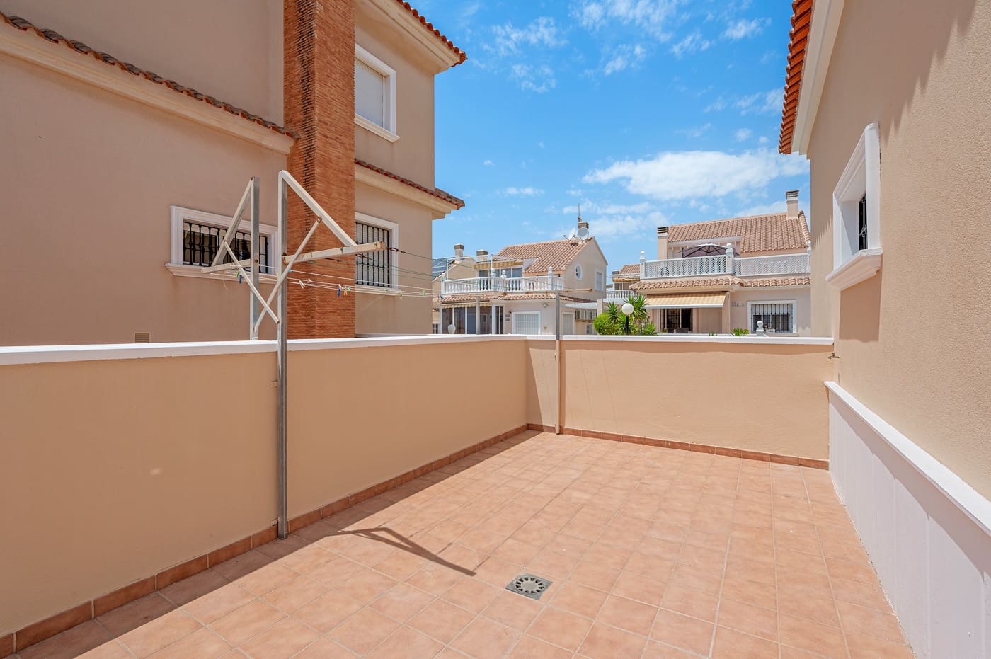 4 soverom Villa til salgs i Torrevieja med svømmebasseng garasje - € 960 000 (Ref: 9137091)