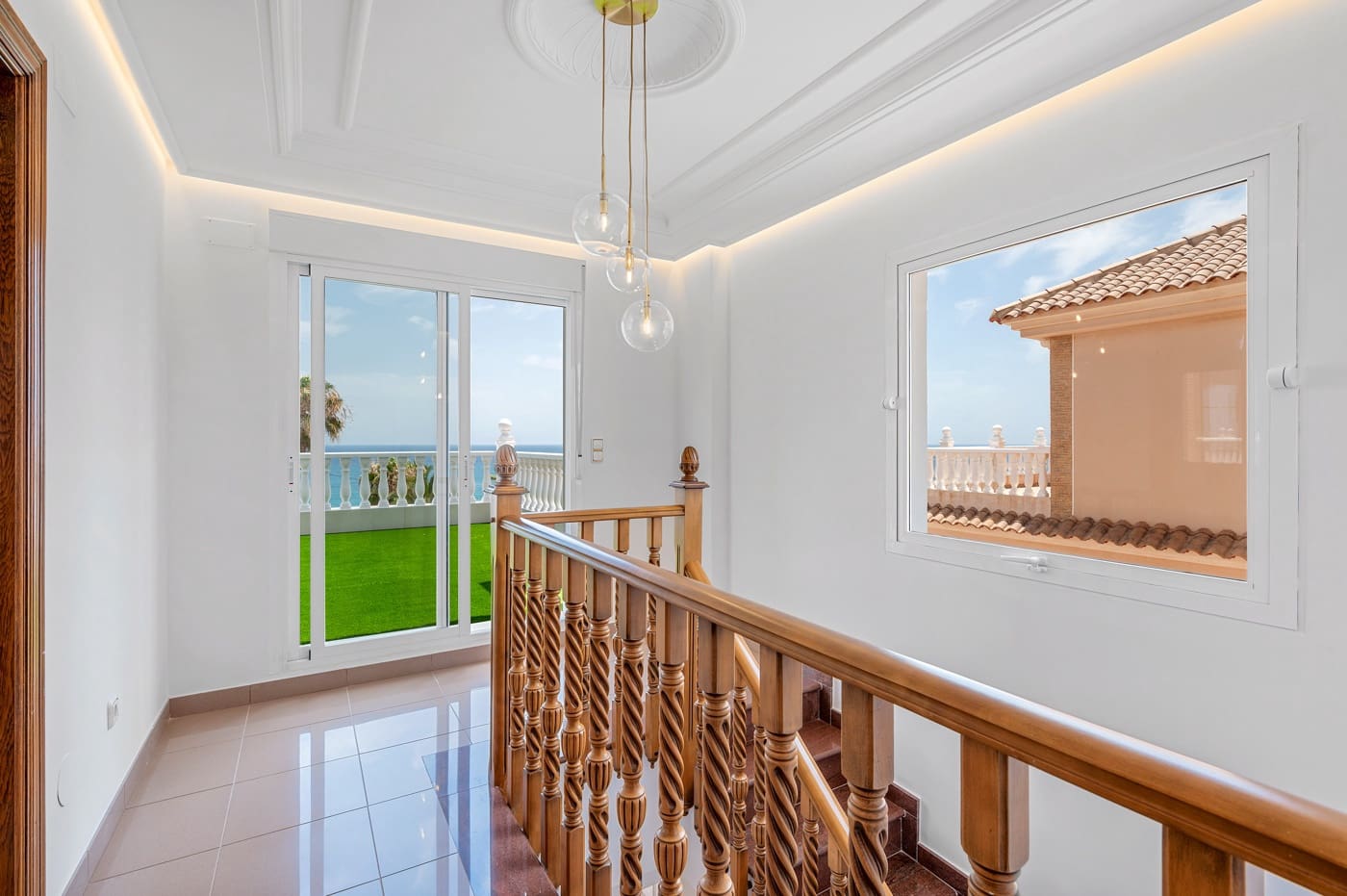 4 soverom Villa til salgs i Torrevieja med svømmebasseng garasje - € 960 000 (Ref: 9137091)