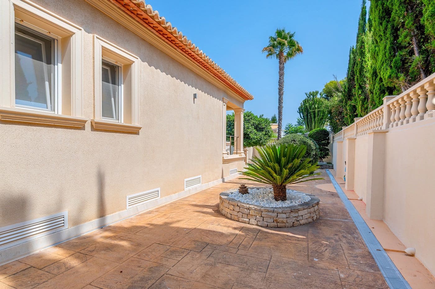 5 soverom Villa til salgs i Benissa med svømmebasseng garasje - € 1 690 000 (Ref: 9189644)