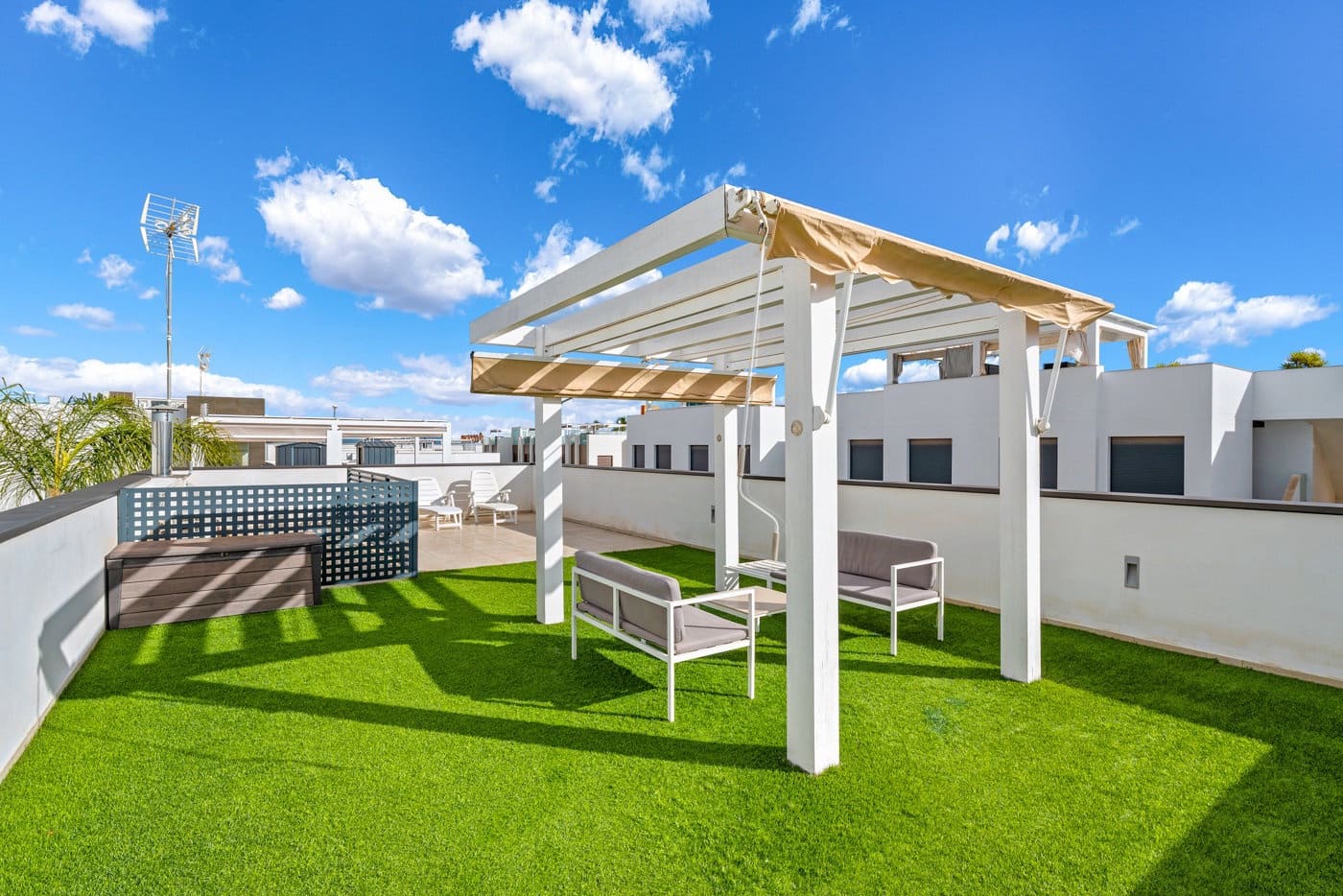 3 bedroom Villa for sale in Ciudad Quesada with pool garage - € 399,000 (Ref: 9582649)