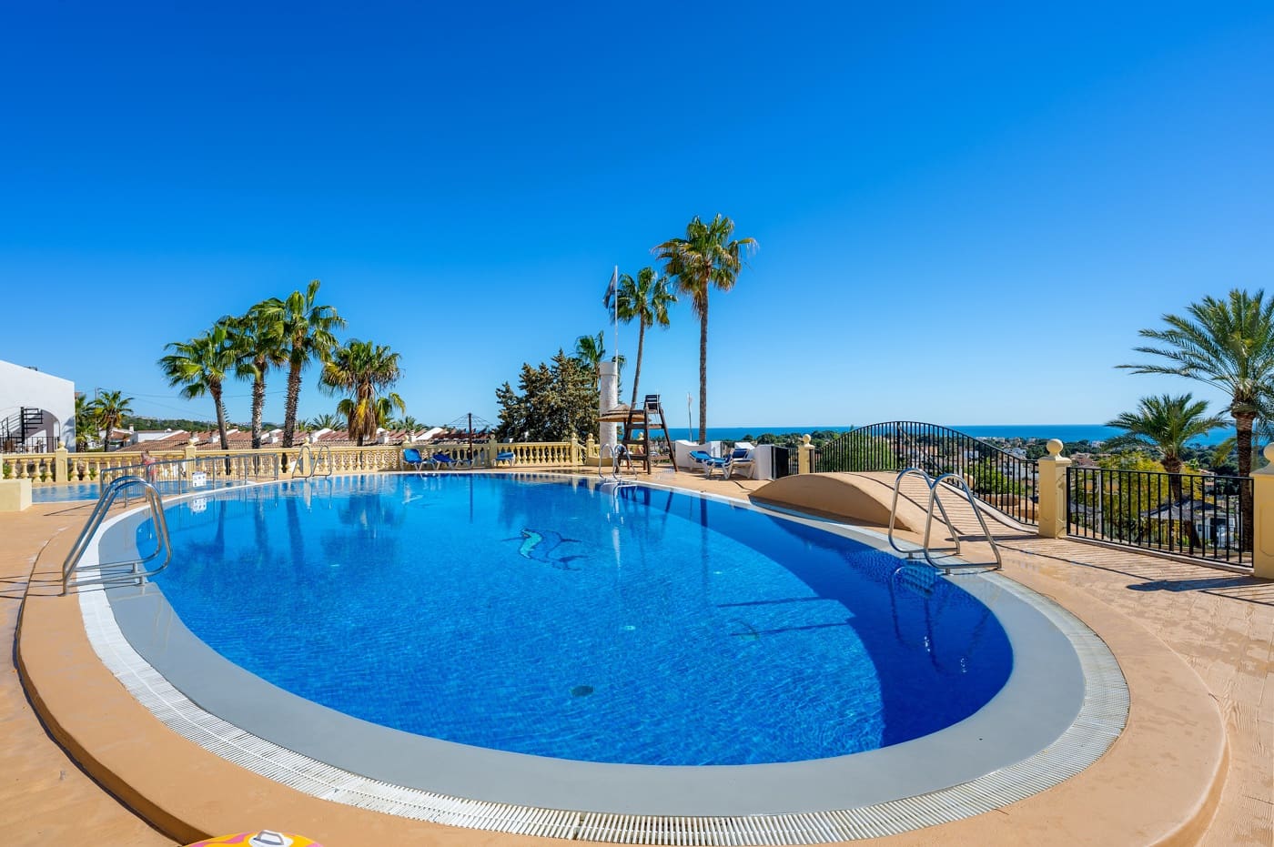 2 quarto Bungalow para venda em Calpe / Calp com piscina garagem - 199 000 € (Ref: 9622391)