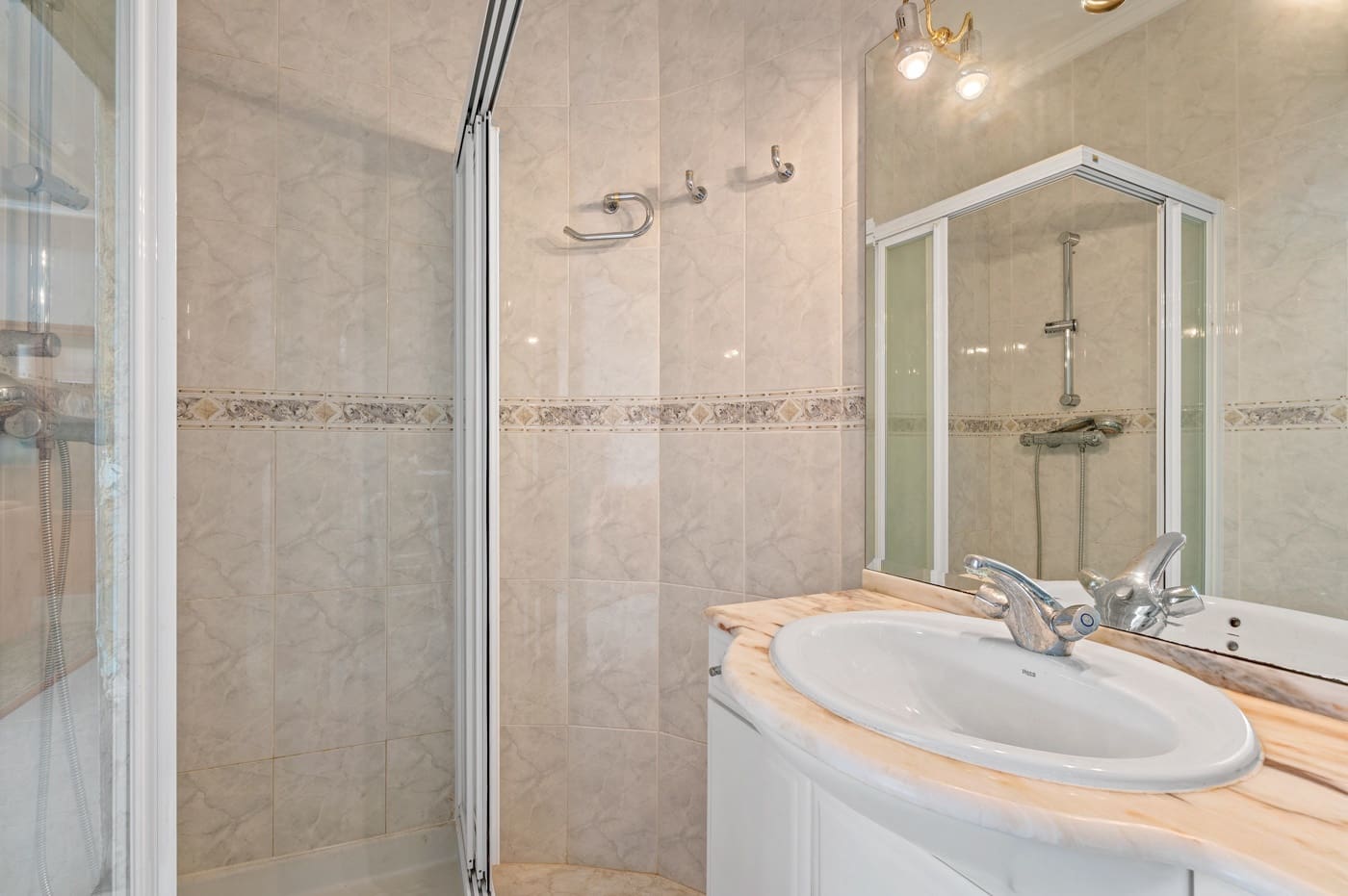 4 bedroom Villa for sale in Ciudad Quesada with pool garage - € 750,000 (Ref: 9658461)