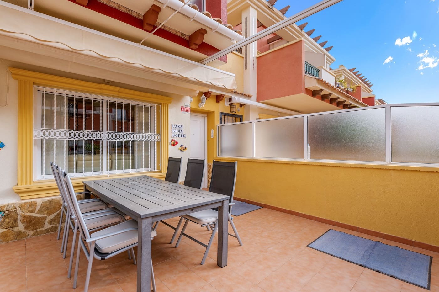 3 Zimmer Reihenhaus zu verkaufen in Villamartin mit Pool Garage - 345.000 € (Ref: 9670210)