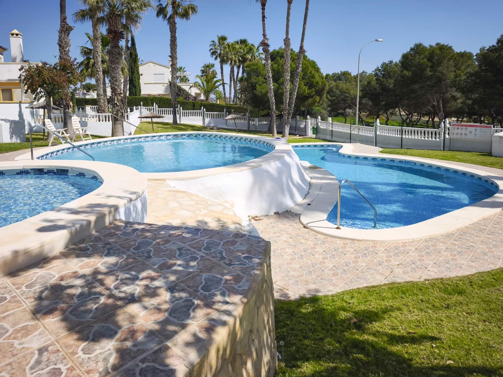 Casa de 2 habitaciones en Villamartin en venta con piscina - 229.000 € (Ref: 9730212)