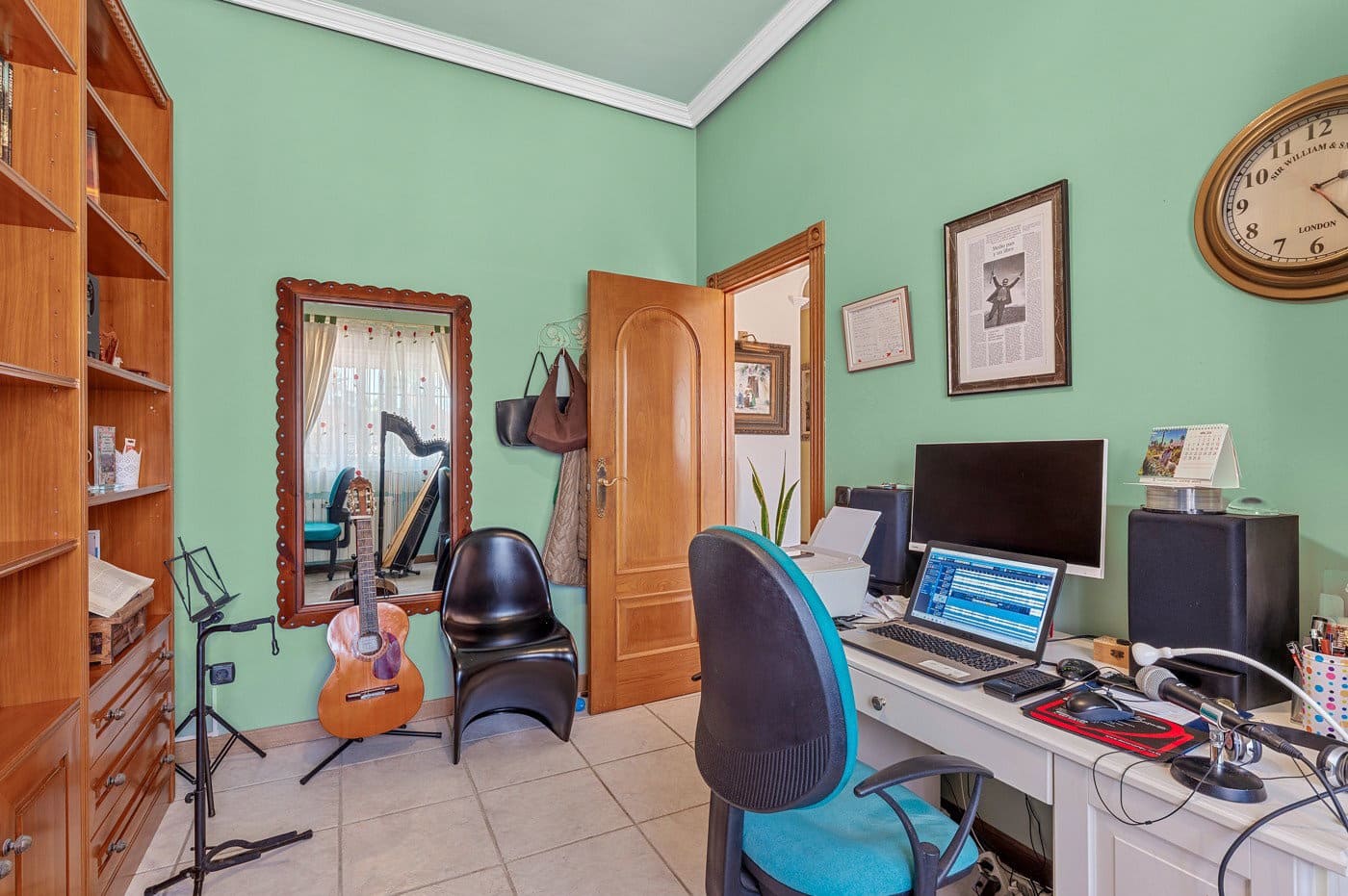 Chalet de 6 habitaciones en Torrevieja en venta con piscina - 950.000 € (Ref: 9796942)