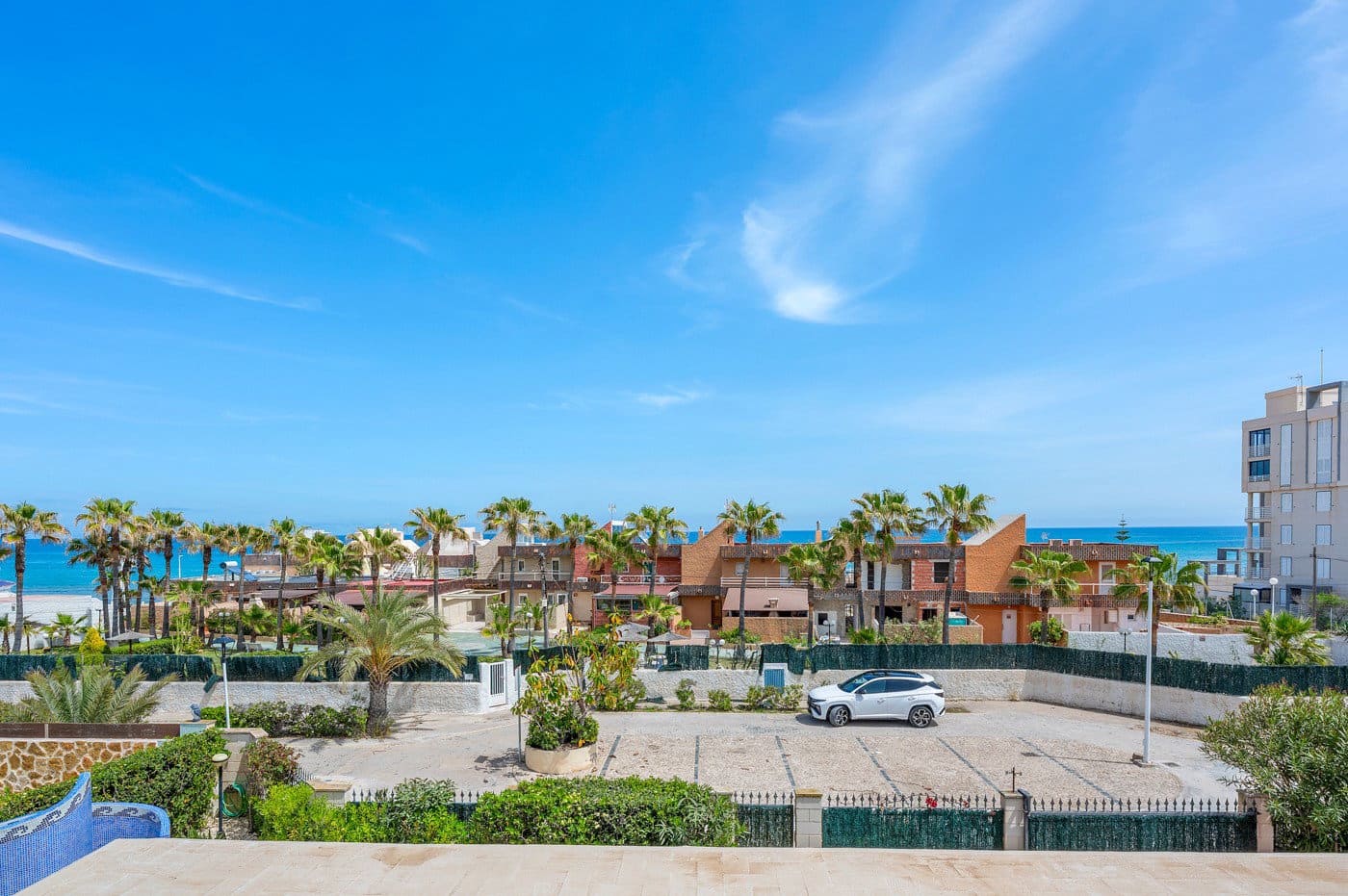 Chalet de 6 habitaciones en Torrevieja en venta con piscina - 950.000 € (Ref: 9796942)