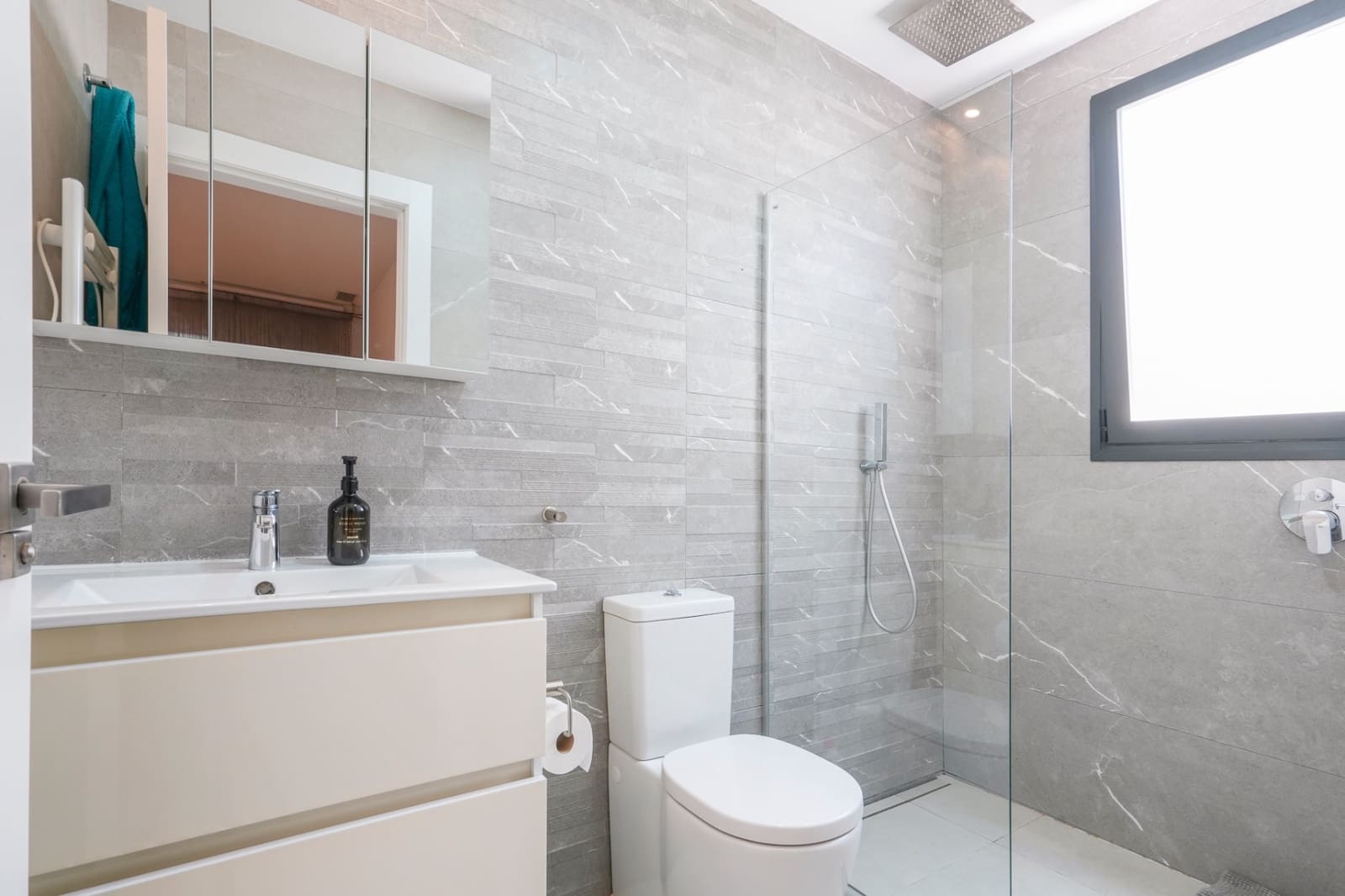 4 slaapkamer Villa te koop in Benijofar met zwembad garage - € 640.000 (Ref: 9855218)